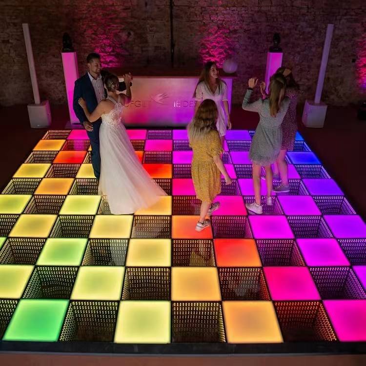 Pour la décoration intérieure extérieure de mariage a mené la piste de danse de lumière disco